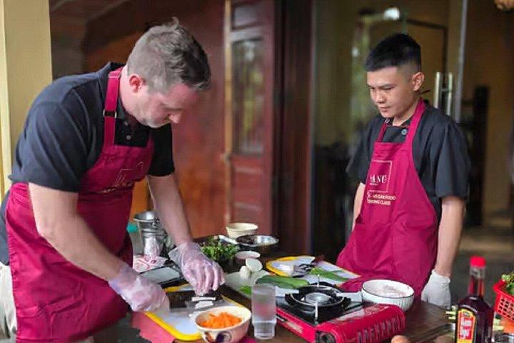 ダナンで伝統的なベトナム料理教室wエッグコーヒー