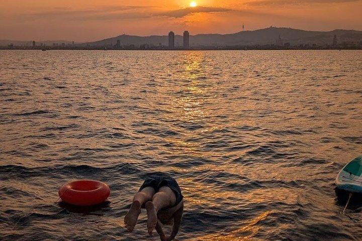 Barcelona Sunset & Daytime Sailing Tour com bebidas e lanches