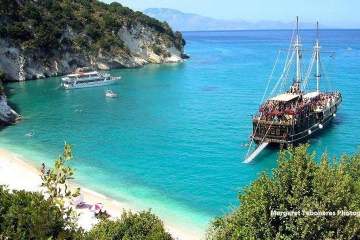 Pirate Ship Cruise to Shipwreck Beach and Caves in Zakynthos