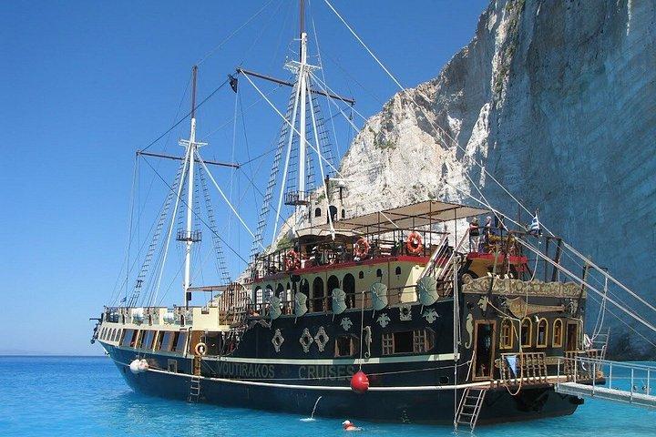 Pirate Ship Cruise to Shipwreck Beach and Caves in Zakynthos