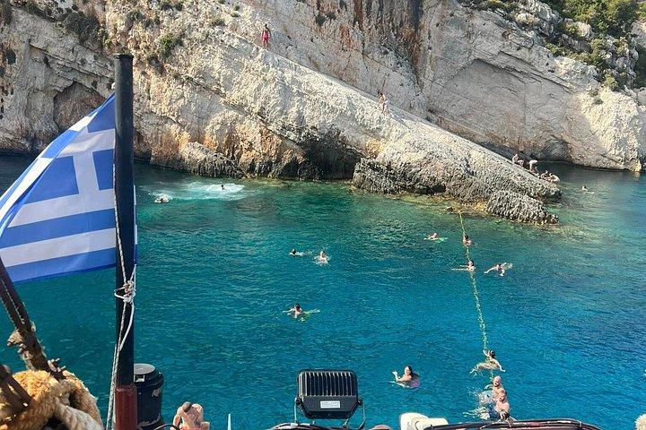 Pirate Ship Cruise to Shipwreck Beach and Caves in Zakynthos