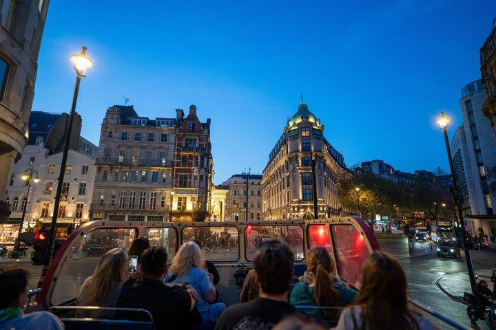 Visite nocturne en bus à toit ouvert vintage de Londres avec Live Guide