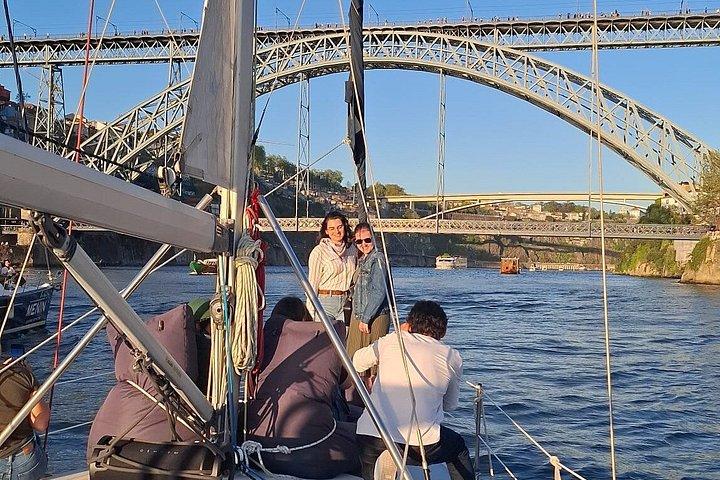 ポルト、あなただけのために！ ポートワインと夕日を楽しめるセーリングクルーズ