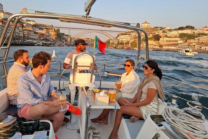 ポルト、あなただけのために！ ポートワインと夕日を楽しめるセーリングクルーズ
