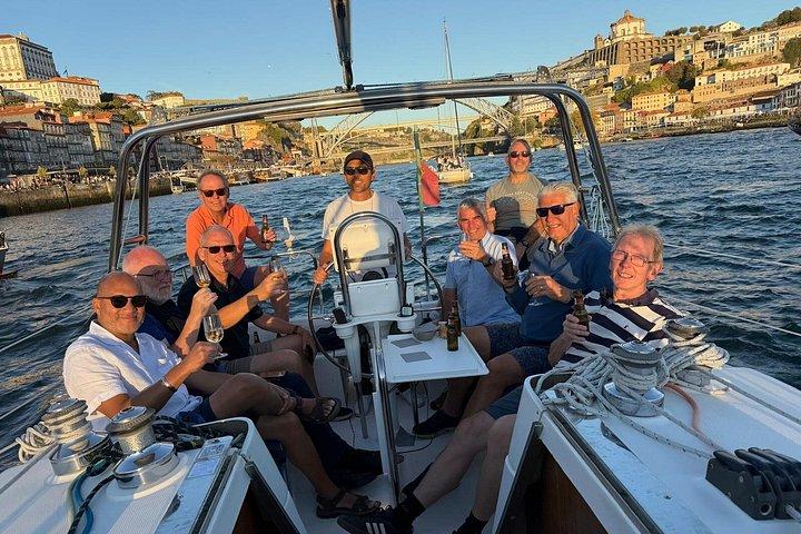 ポルト、あなただけのために！ ポートワインと夕日を楽しめるセーリングクルーズ