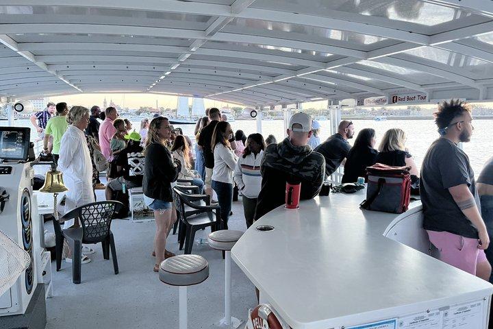 Red Boat Tours - Delfin Odyssee und Sightseeing Tour