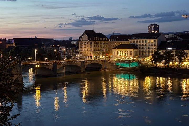 Basels historiska stadsrundtur (natt)