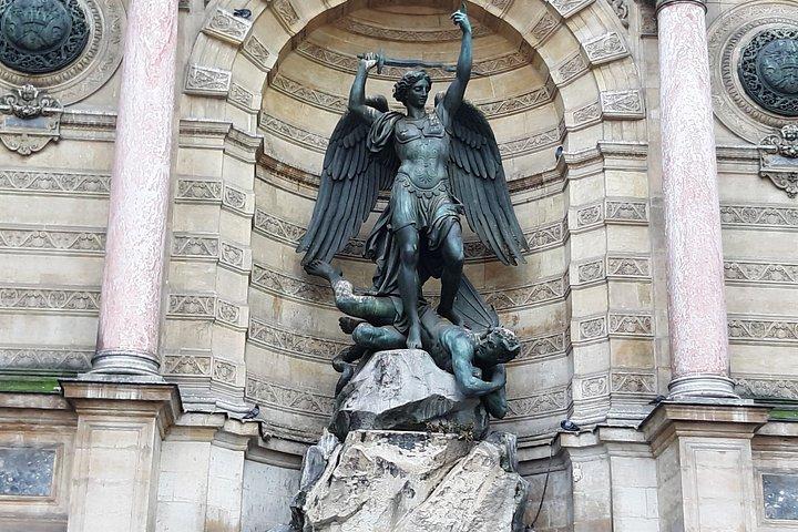 ラテン地区パリ散策ツアージェルマンルクセンブルクノートルダム寺院