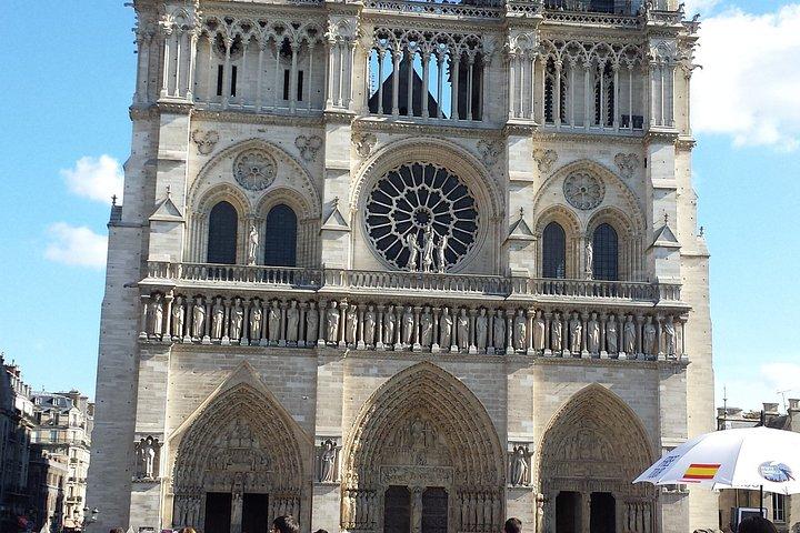 ラテン地区パリ散策ツアージェルマンルクセンブルクノートルダム寺院