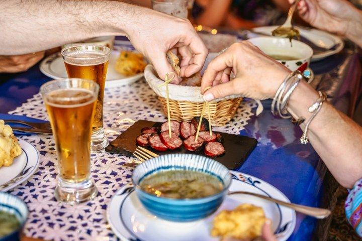ポルトガル語ワインで巡るリスボン・フードツアー：ポルトガルの味を味わう