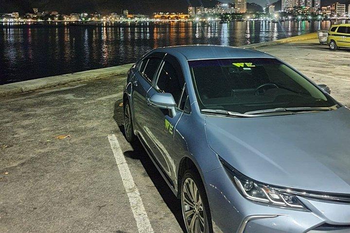 GIG Rio Galeao空港から最大3名までのブジオスへのエグゼクティブプライベートトランスファー