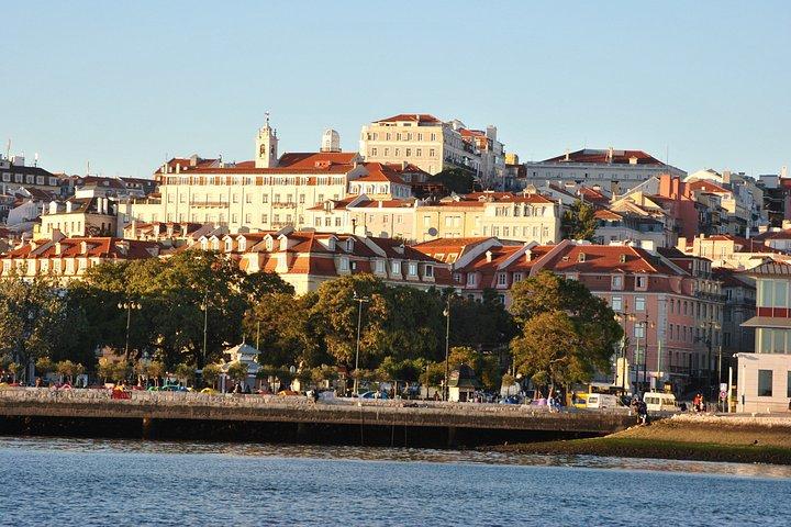 Lisbon Small Group Day Cruise with Historic Commentary & a Drink