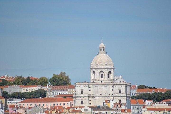 Lisbon Small Group Day Cruise with Historic Commentary & a Drink