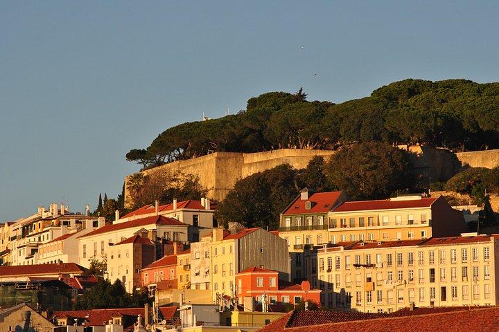 Lisbon Small Group Day Cruise with Historic Commentary & a Drink