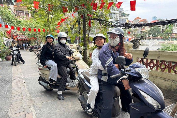 女性ライダーとバイクでハノイ体験