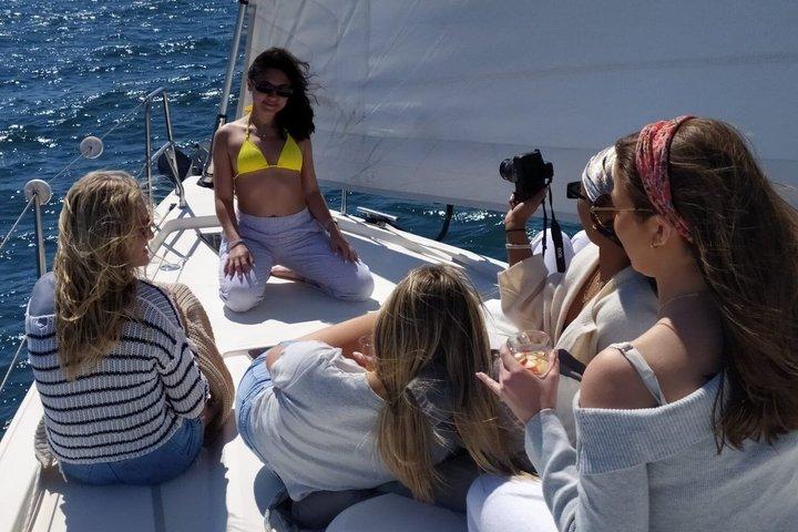 Cascais Private Sailing 2h Cruise with a drink