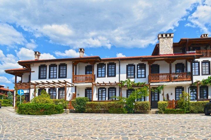 From Plovdiv: Starosel Thracian Temples, Spa and Wine Experience