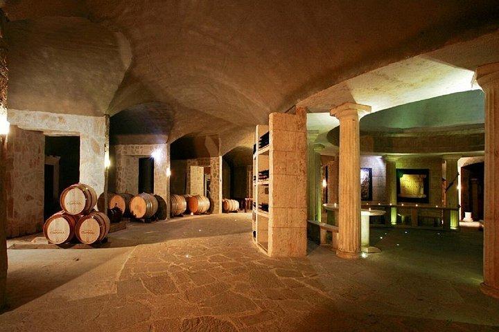 プロヴディフから:スタロセルトラキア寺院、スパ、ワイン体験