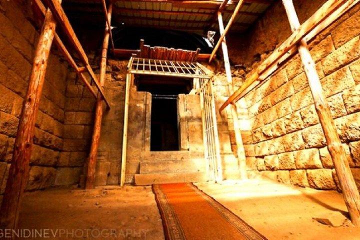 プロヴディフから:スタロセルトラキア寺院、スパ、ワイン体験