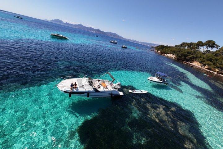 プライベートボートでレランス諸島とカンヌ湾を発見