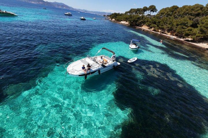 プライベートボートでレランス諸島とカンヌ湾を発見