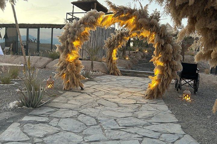 マラケシュプライベートアガファイ砂漠の旅ラクダ乗り/ディナー&ショー