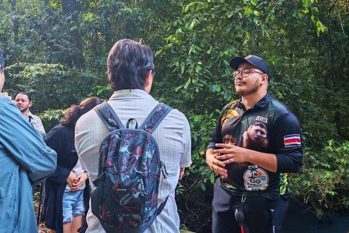 マヌエル・アントニオ国立公園ガイドハイキングと野生動物体験