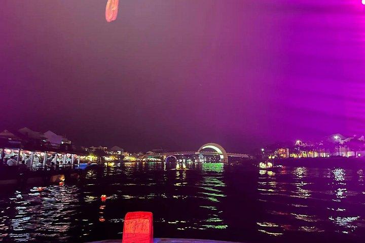 木ボン川ホイアンプライベートランタンクルーズ