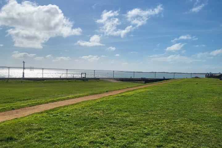 ロンドン発ポーツマス・ヘリテージ＆コースタル日帰りツアー