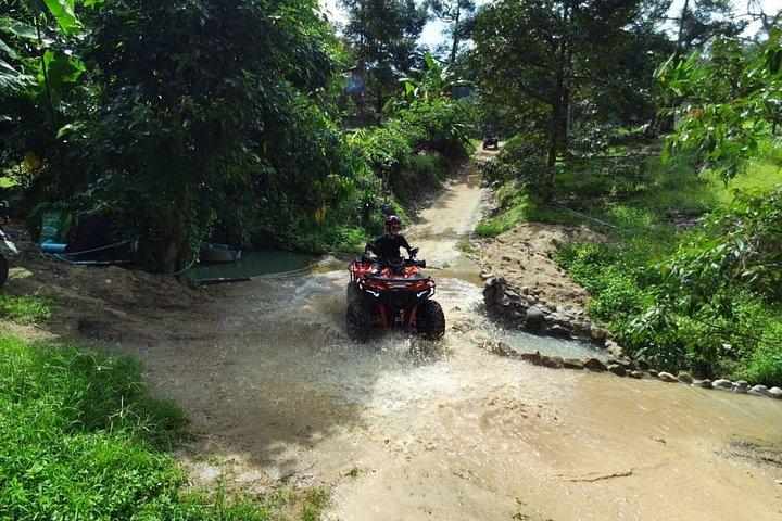 サムイ島：ATV2時間 ジャングルアドベンチャー・オン・ザ・マウンテンウェイ