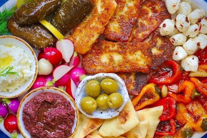 テッサロニキフードツアー:地元の人のように食べる(小グループ)