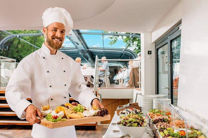 Prag Essentials & Lunch Cruise med en kulturel guide