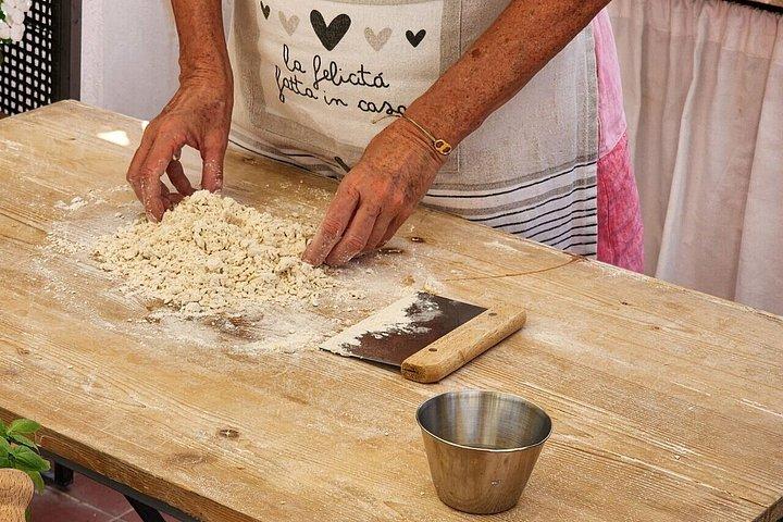 ジェノヴァで屋上料理教室：ペシュト、フレッシュパスタ＆ワイン