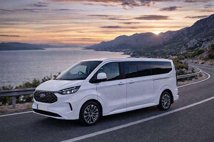 Split Airport private transfer – Luxury van (Up to 8 per vehicle)