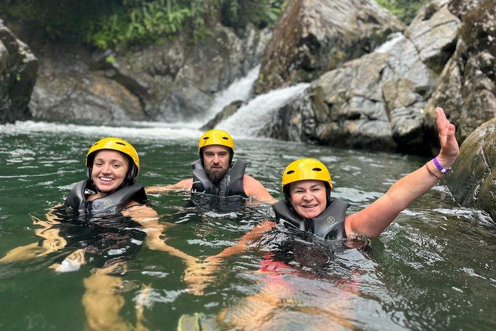 Halve dag El Yunque Regenwoud en Waterglijbaan met vervoer