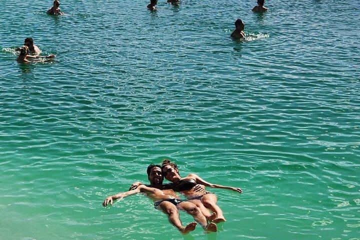 バルティナチェ潟での塩風呂：アタカマ砂漠での浮遊体験