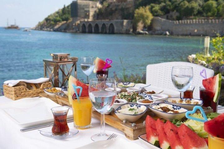 Alanya Seafront Dinner Experience by the Red Tower