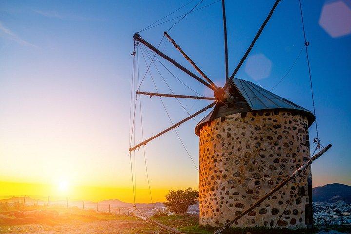 ボドラムプライベートサンセットツアー風車海岸と夕景
