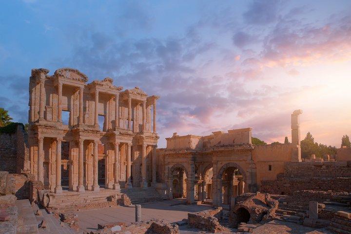 ボドルム古代都市と遺産からのエフェソスプライベート日帰りツアー