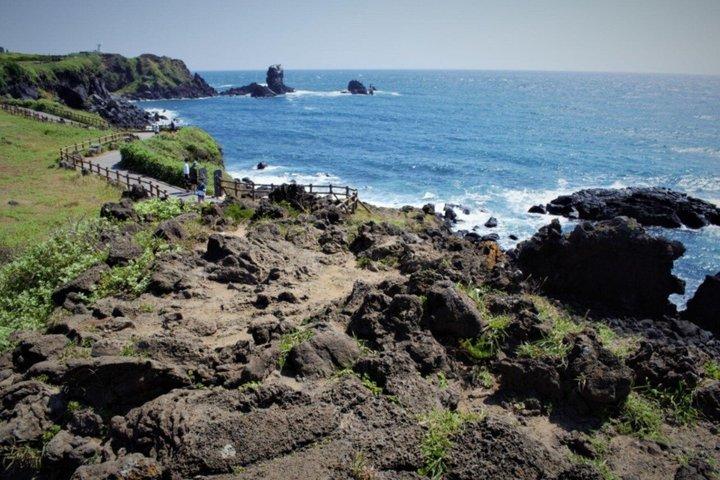 済州ユネスコハイライトツアー|溶岩洞窟&ヘニョショー付き