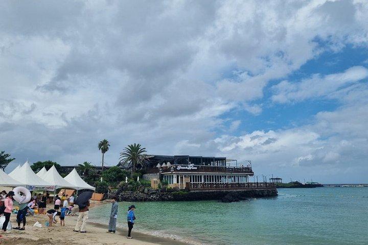済州ユネスコハイライトツアー|溶岩洞窟&ヘニョショー付き