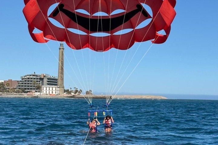 Parapendio sopra le dune di Maspalomas
