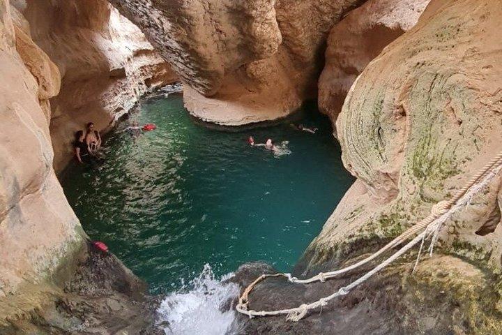 Sharing Tour to Wadi Shab & Bimmah Sinkhole & Fins Beach