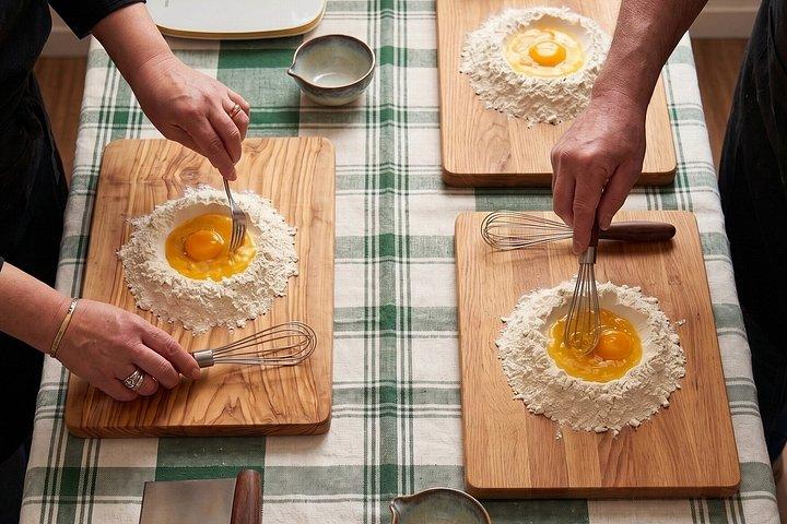 ナポリ体験料理教室：ニョッキ、ラヴィオリ、ティラミス＆ワイン