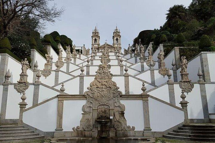 Von Porto Ganztagestour nach Braga und Guimaraes mit Mittagessen