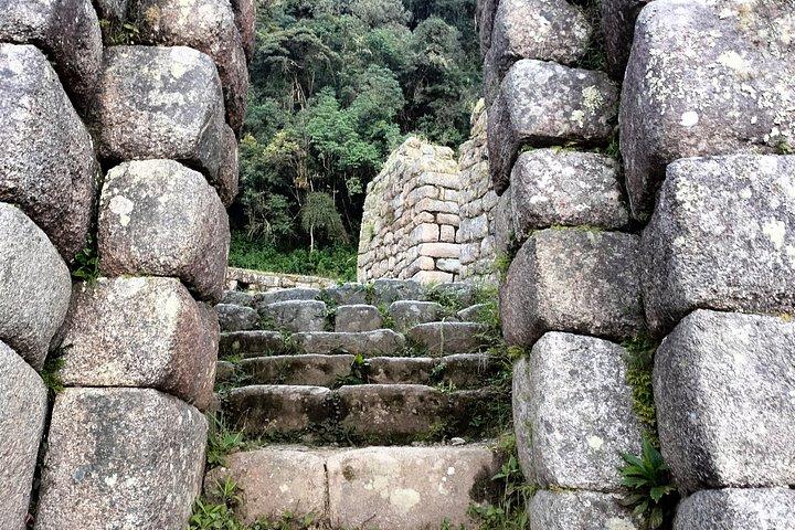 Curta trilha Inca para Machu Picchu