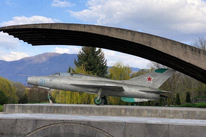 トビリシ発アルメニア日帰りツアー|ハグパット、サナヒン&アフタラ観光