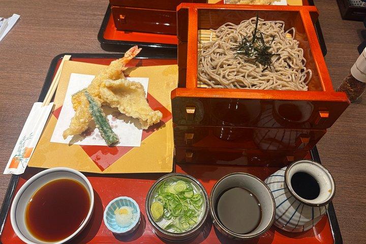 忍者ガイドと行く大阪マトリックスとローカルフードツアーへようこそ