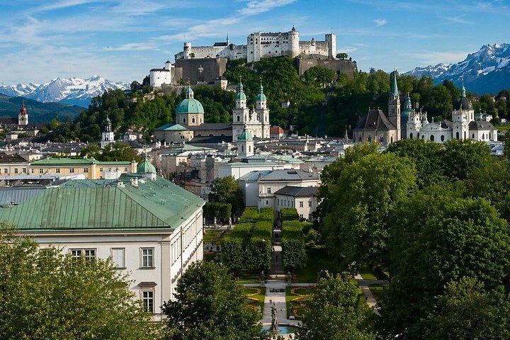 Private transfer Vienna to Munich with optional sightseeing stop