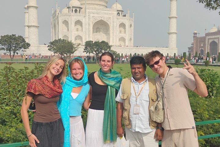 Få svar från personal och tidigare gäster på Baby Taj & Mehtab Bagh.